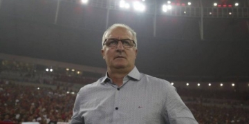 Flamengo tenta ir com chance até a última rodada