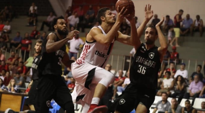 No Tijuca Tênis Clube, Flamengo e Botafogo se enfrentam pelo NBB