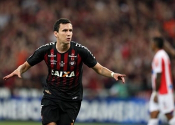 Athletico pede mais, e Flamengo desiste oficialmente de Pablo