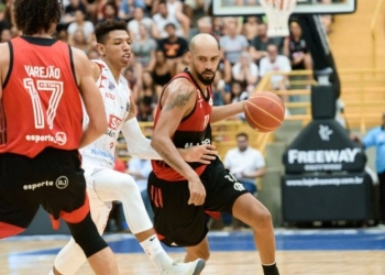 Flamengo vence Franca e leva título da Copa Super 8