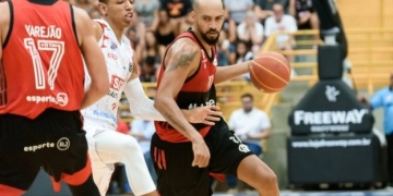 Flamengo vence Franca e leva título da Copa Super 8
