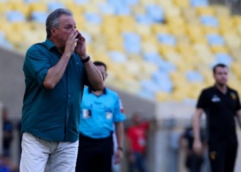 Com novo comitê de futebol, Abel já trabalha por reforços do Flamengo