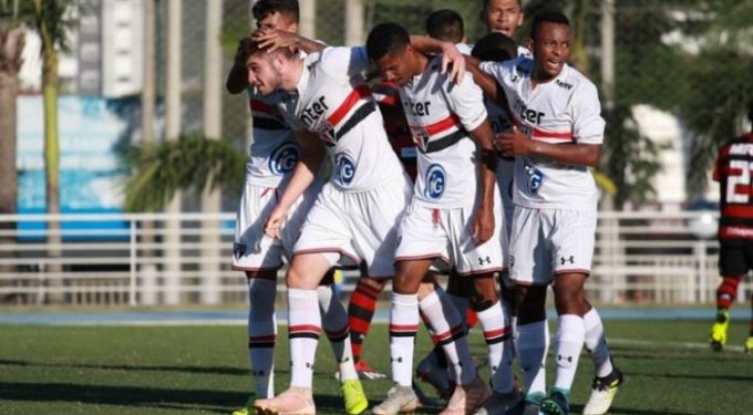 São Paulo derrota o Flamengo e lidera Grupo B na Copa RS