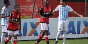 Inspirado em Juan e Bailly, jovem do Fla celebra ano com títulos sobre Flu e Real Madrid