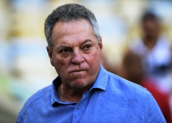 Abel Braga prioriza Flamengo e fica mais distante do Santos
