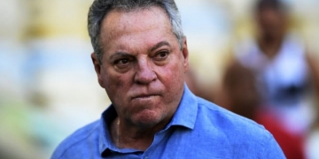 Abel Braga prioriza Flamengo e fica mais distante do Santos