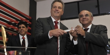 Com desconforto e cordialidade, Bandeira se despede do Flamengo com troca de gentilezas