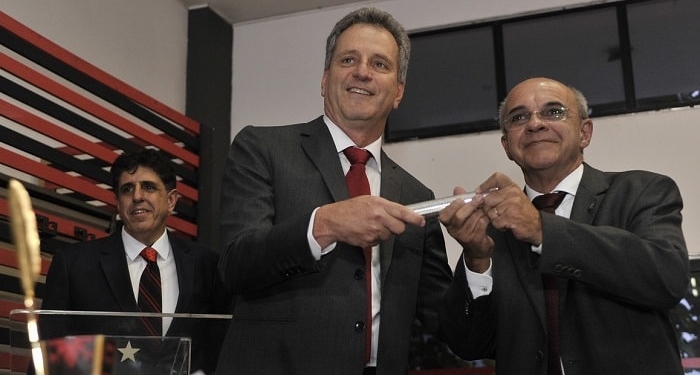 Com desconforto e cordialidade, Bandeira se despede do Flamengo com troca de gentilezas