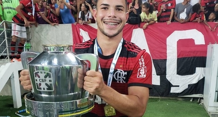 Daniel Cabral celebra mais um título da base em 2018: "Ano abençoado"