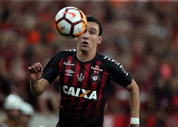 Flamengo aumenta proposta e se aproxima de acerto para comprar atacante Pablo, do Athletico