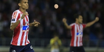 Flamengo avalia colombiano de 21 anos, do Junior Barranquilla, como alternativa a Bruno Henrique