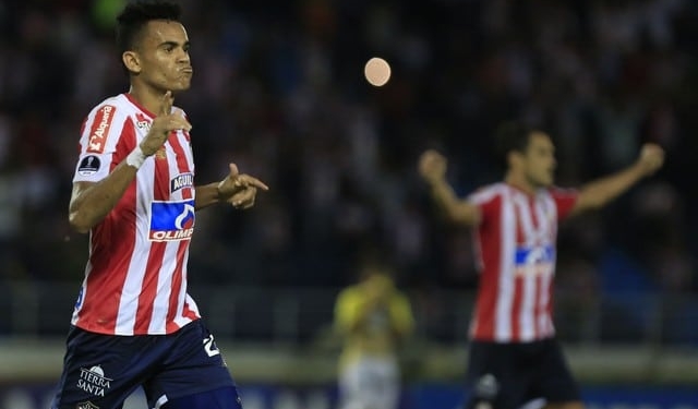 Flamengo avalia colombiano de 21 anos, do Junior Barranquilla, como alternativa a Bruno Henrique