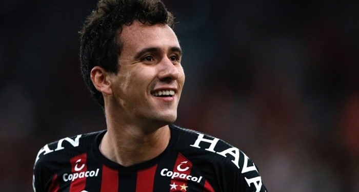 Flamengo faz contato com o Atlético-PR e manifesta interesse em contar com atacante Pablo