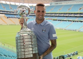 Flamengo faz sondagem por Luan, do Grêmio, e estuda proposta por atacante tricolor