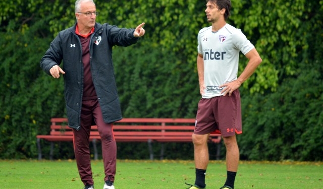 Flamengo monitora Rodrigo Caio e ouve elogios de Dorival; permanência no São Paulo é improvável