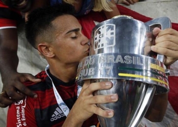 Flamengo prega cautela com Reinier, mas admite expectativa proporcional à multa: R$ 308 mi
