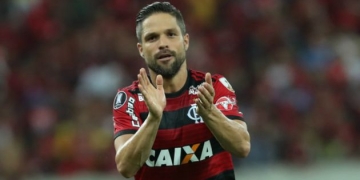 Flamengo procura Diego para negociar renovação e aguarda pai do jogador para reunião no Rio