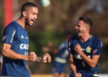 Grêmio se acerta com Flamengo e encaminha contratação de volante Romulo por empréstimo