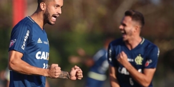 Grêmio se acerta com Flamengo e encaminha contratação de volante Romulo por empréstimo