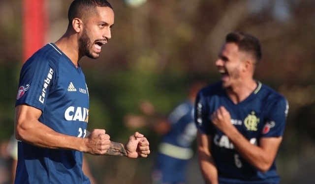 Grêmio se acerta com Flamengo e encaminha contratação de volante Romulo por empréstimo
