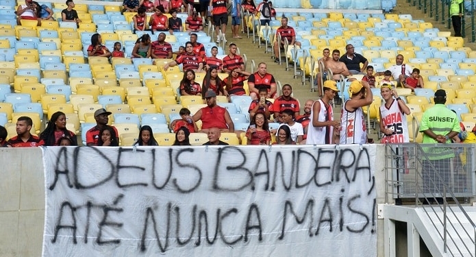 Virada acaba com festa do Flamengo; Bandeira discute, e torcedor registra ocorrência