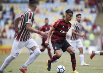 Após adiamento por surto de caxumba, Flamengo e Fluminense decidem a Copa do Brasil sub-17