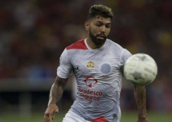 Flamengo se mantém otimista e cauteloso por acerto com Gabigol