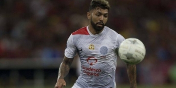 Flamengo se mantém otimista e cauteloso por acerto com Gabigol