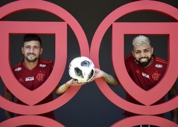 #10yearschallenge? Arrascaeta e Gabigol evitam comparações no Flamengo: "Peso divido por todos"