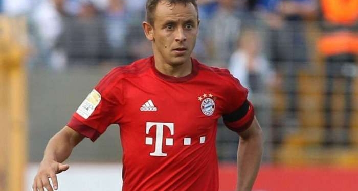 Contrato entre Flamengo e Rafinha está em fase final, mas lateral só deve atuar em agosto