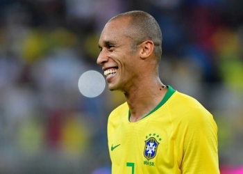 Após sair de cena por Dedé, Flamengo faz proposta por Miranda