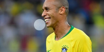 Após sair de cena por Dedé, Flamengo faz proposta por Miranda