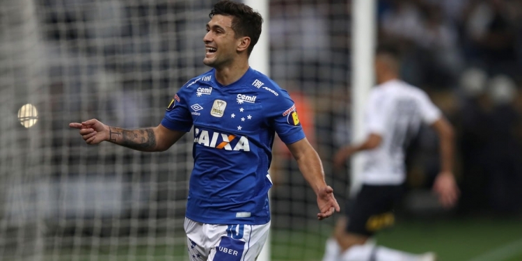 Após acordo com Cruzeiro, Flamengo acerta contratação de Arrascaeta