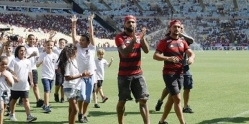 Recorde, animação por reforços e bronca com Vitinho: o reencontro de Flamengo, torcida e Maracanã
