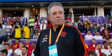 Abel dá bronca em titulares do Fla, valoriza título e elogia dupla de zaga