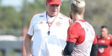Após debate, Abel implementa novo esquema de concentração mais flexível no Flamengo