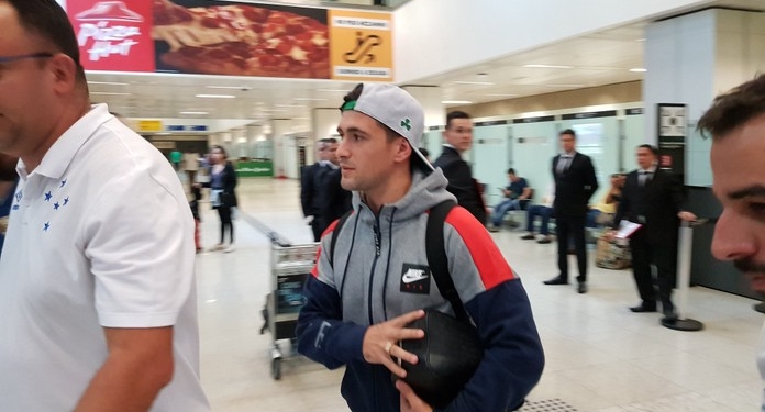 Arrascaeta chega ao Rio na noite desta quinta-feira para assinar contrato com o Flamengo