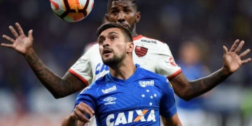 Vice do Cruzeiro ameaça 'guerra' ao Flamengo: 'Está só no cheirinho; com R$ 100 milhões, não contratou ninguém'