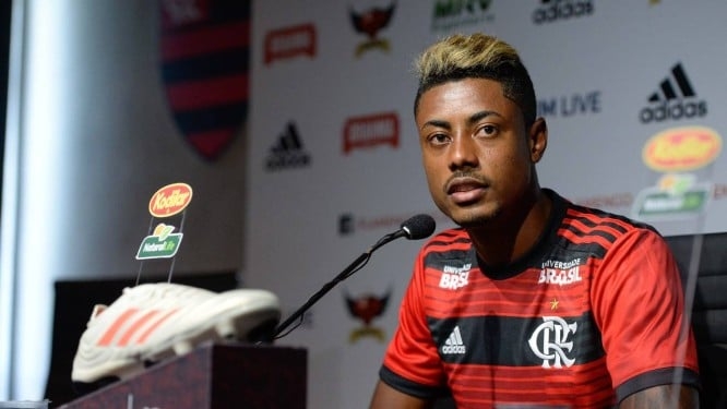 Bruno Henrique é apresentado: 'Sou do Mengão também'