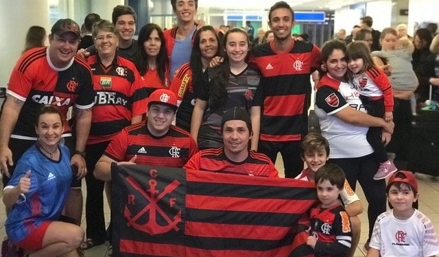 Carinho trocado: Flamengo chega aos EUA para Flórida Cup, e imigrantes matam saudade