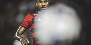 Das vaias aos aplausos, Vitinho bota a cara para jogo no Flamengo e realiza meia profecia de Abel