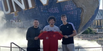 Campeões da Florida Cup, jogadores do Fla curtem o domingo de folga nos parques de Orlando