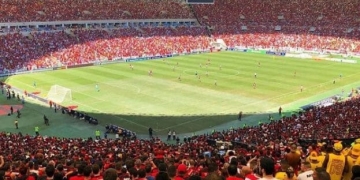 Com um a mais, Flamengo vira sobre o Bangu na estreia do Carioca