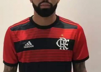 Em vídeo, Gabigol veste a camisa e fala como jogador do Flamengo: "Faço parte da Nação"