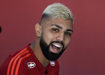 Entre a sinceridade e a "marra", Gabigol dribla a praia e abraça o Flamengo: "Coração falou mais alto"