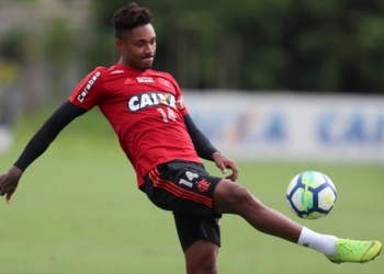 Entre vaias e aplausos, Vitinho revê Bota, contra quem foi bem em 2018
