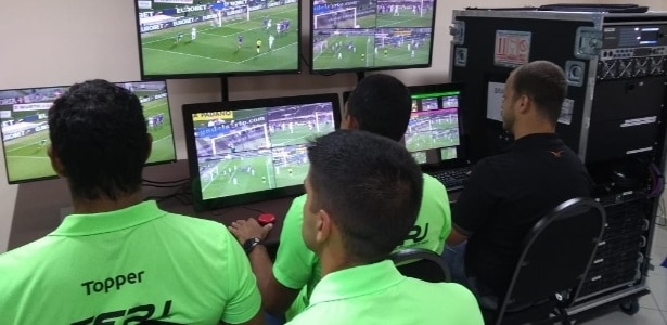Ferj inaugura sala de treinamento de VAR para o Carioca em sua sede