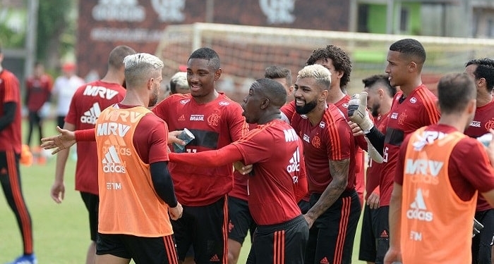 Flamengo divulga lista de relacionados e deve ter estreia de Rodrigo Caio
