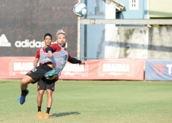 Flamengo encara o Botafogo no primeiro clássico da temporada