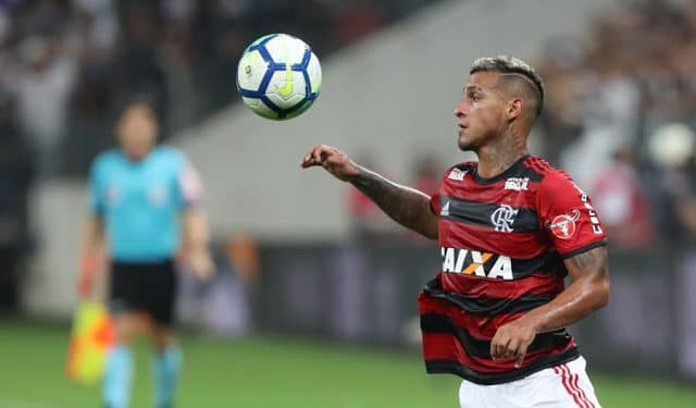 Flamengo pede R$ 11 milhões por Trauco, que volta com situação indefinida e San Lorenzo na cola